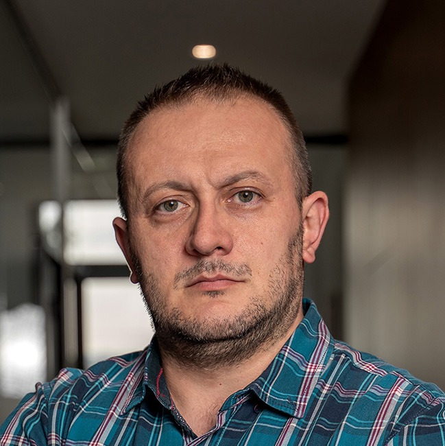 Bojan Zorić, Account Director